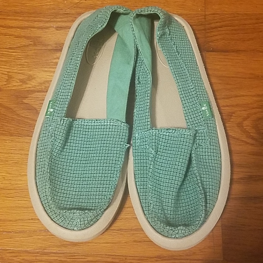Sanuks